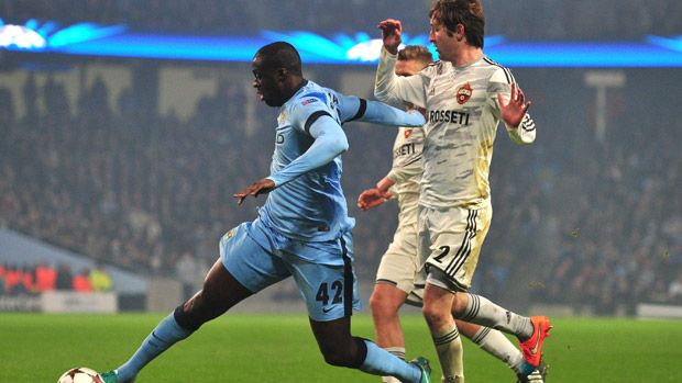 Manchester City&amp;#039;s Yaya Toure vies with CSKA Moscow&amp;#039;s Mario Fernandes