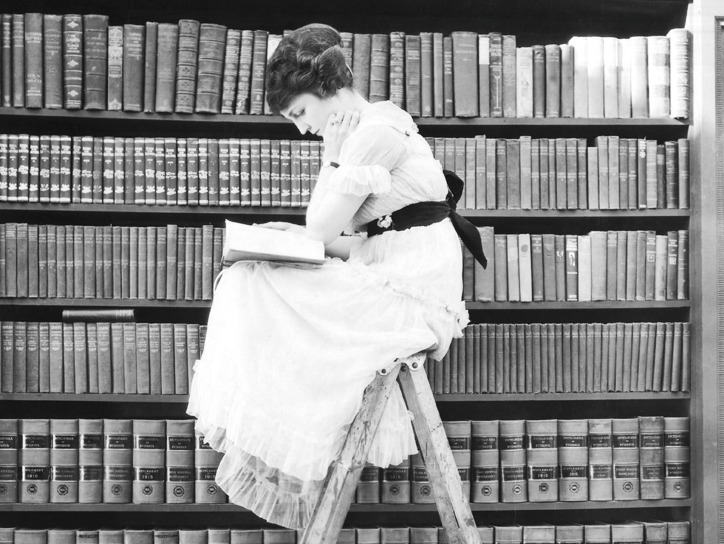 CLI539.books.GettyImages517457624