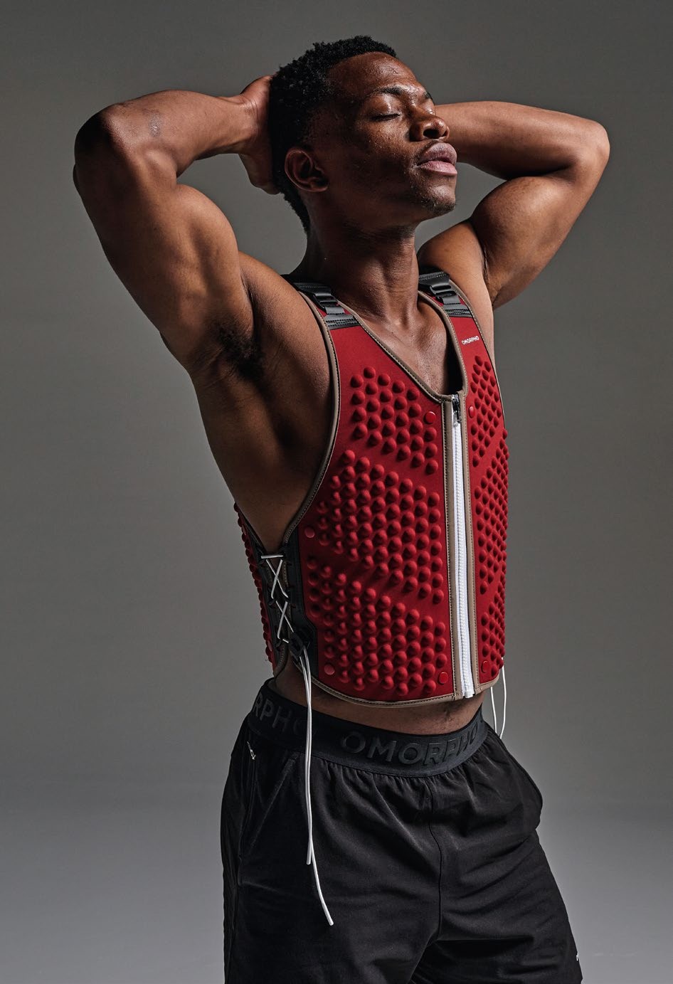 TTT381.feat_main_fit.ICON_StudioShoot_Ruby