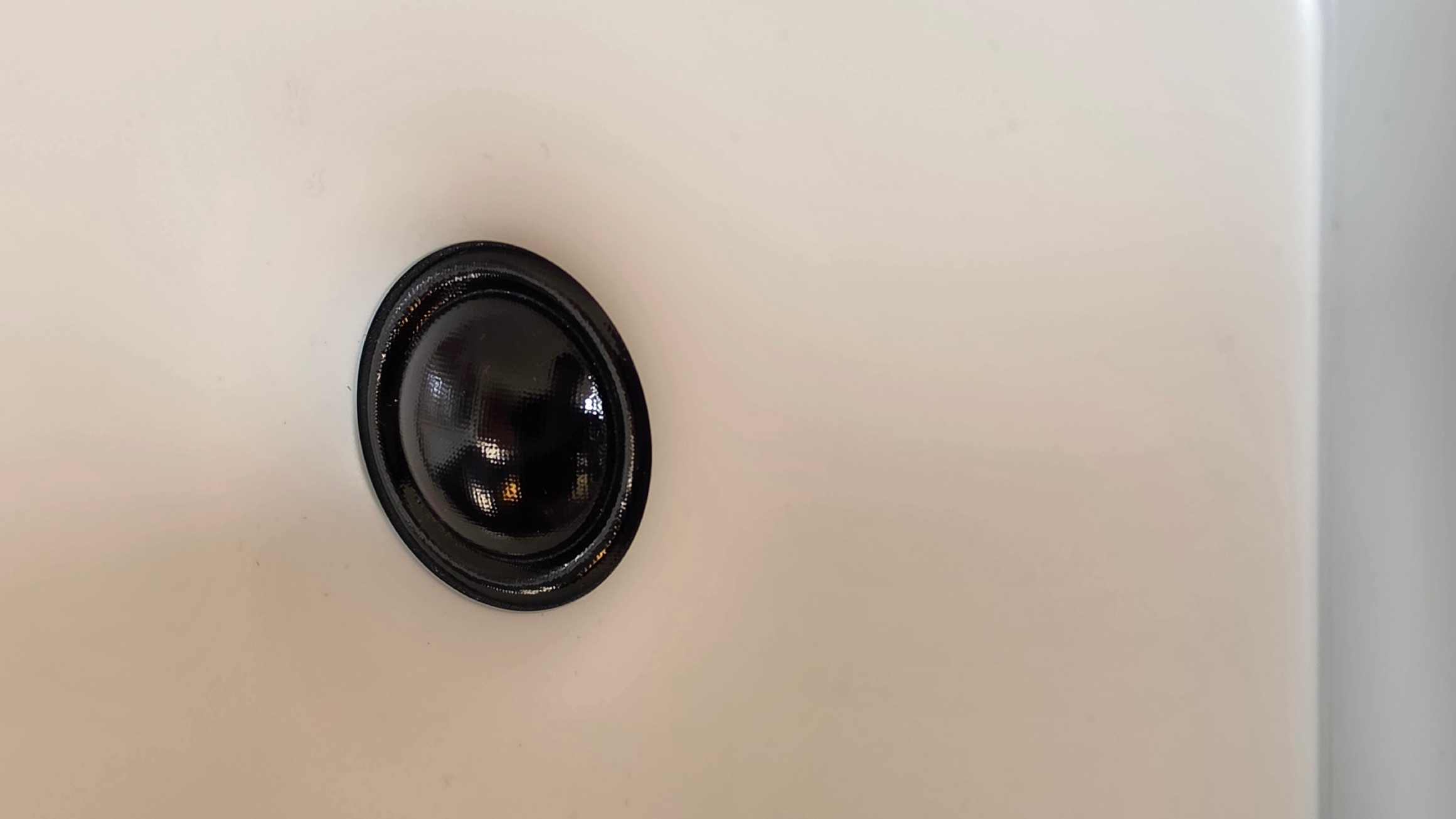 The Edifier M90's tweeter