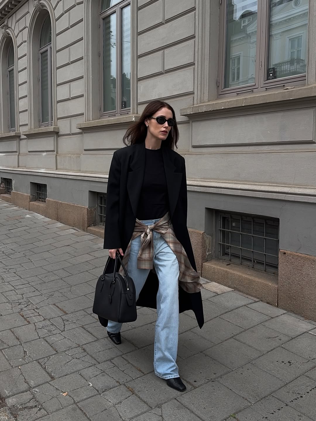 Influencer wearing straight leg jeans