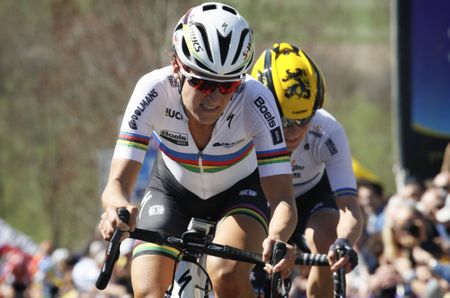 Lizzie Armitstead (Boels Dolmans) in action