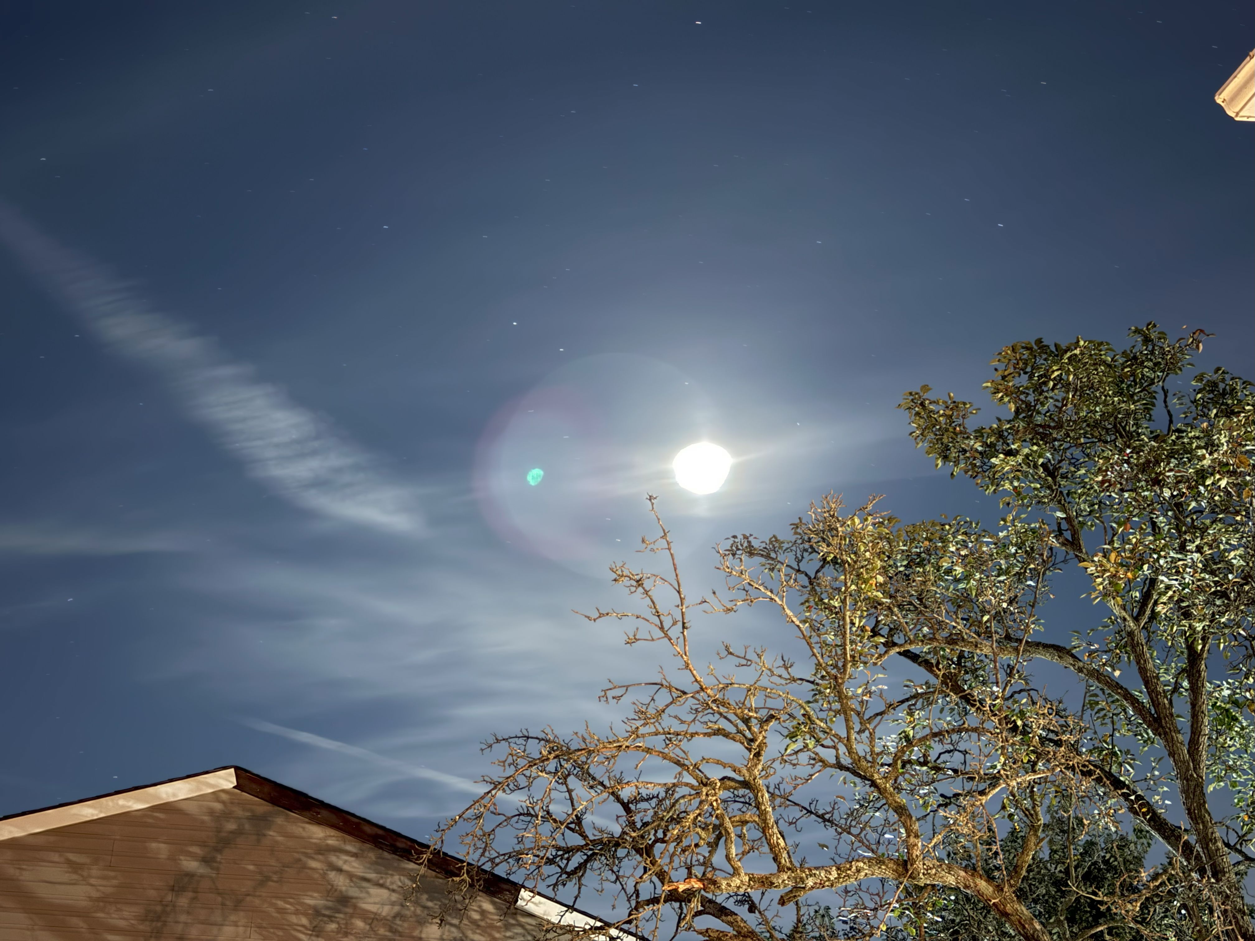 Apple iPhone 17 Pro astrophotography sample.
