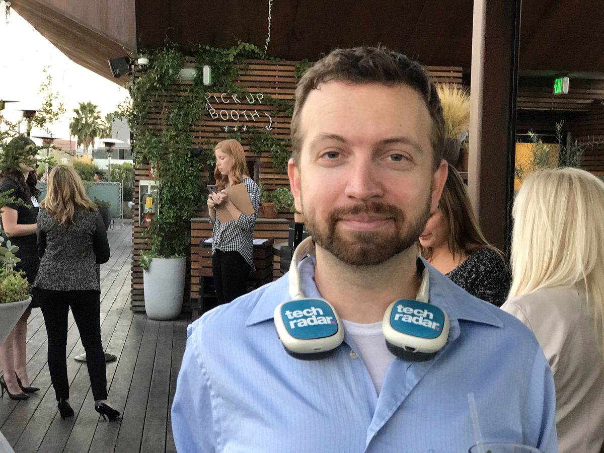 Without blur effect , you can see how the background can be distracting. Photobombs can become a thing of the past with this stylized Portrait Mode.