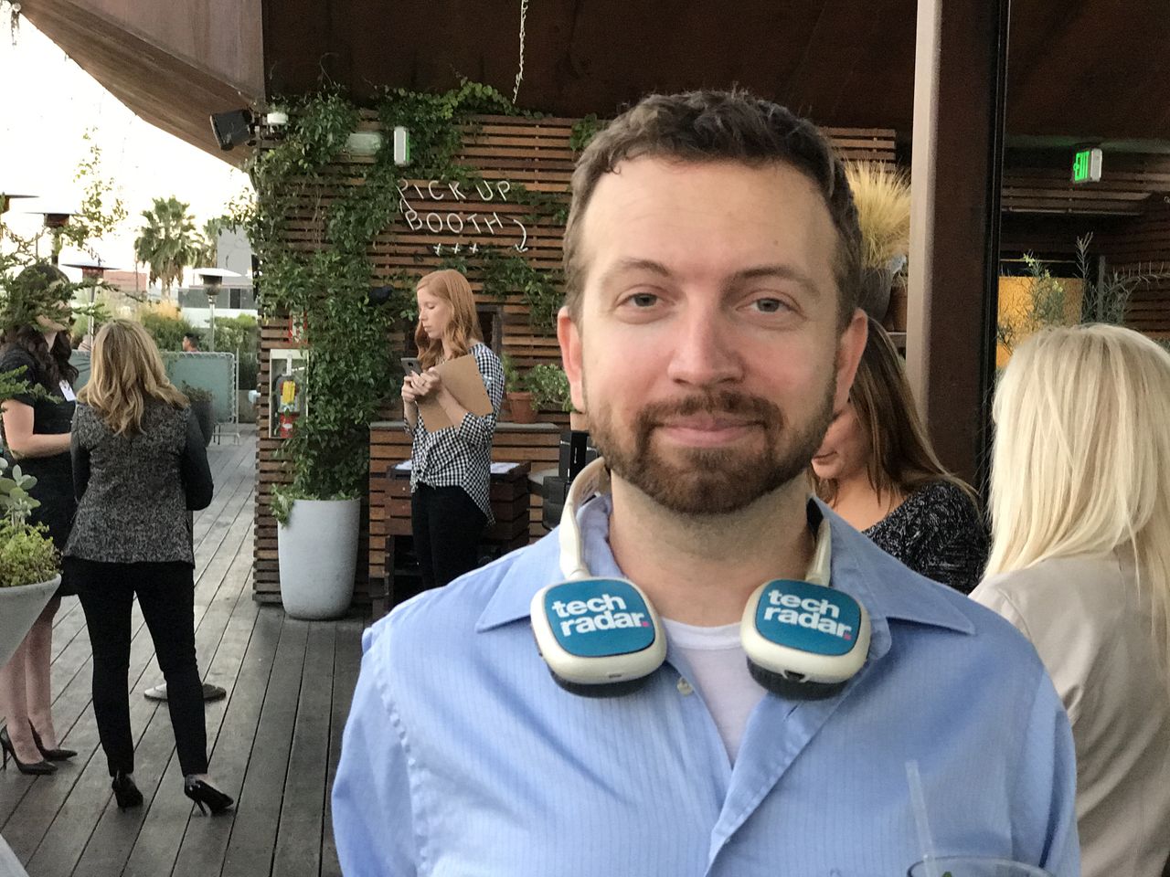 Without blur effect , you can see how the background can be distracting. Photobombs can become a thing of the past with this stylized Portrait Mode.
