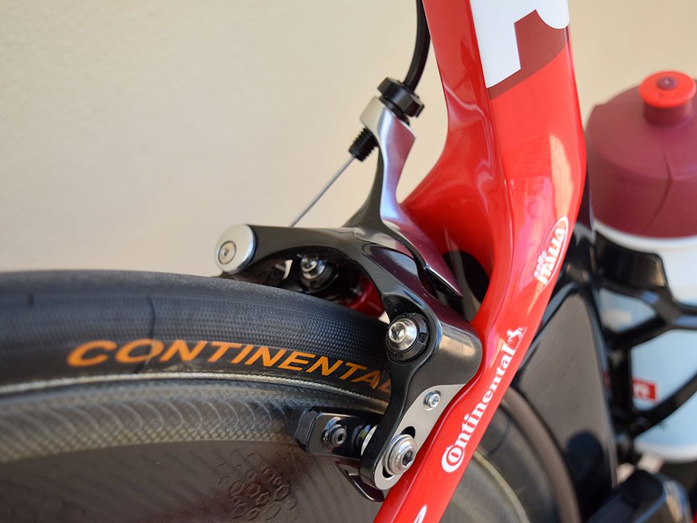 "SRAM don't yet produce direct mount brakes, so Katusha-Alpecin opt for de-badged Shimano Dura-Ace 9000 series calipers"