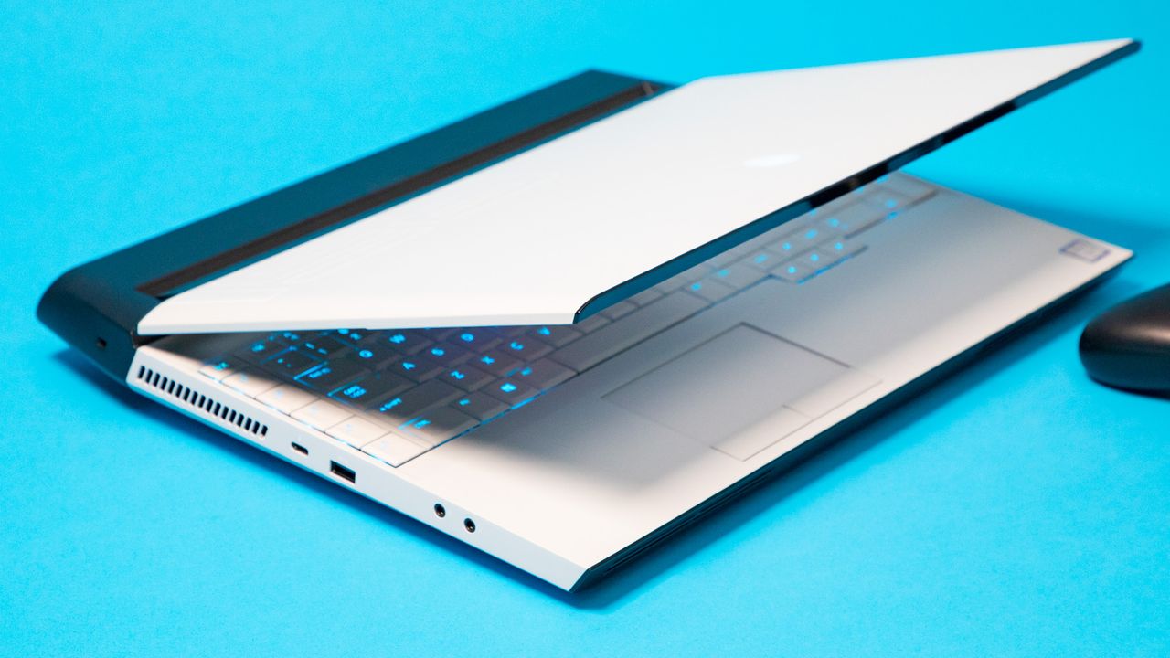 Alienware Area-51m is thinner than the MSI GT75 Titan