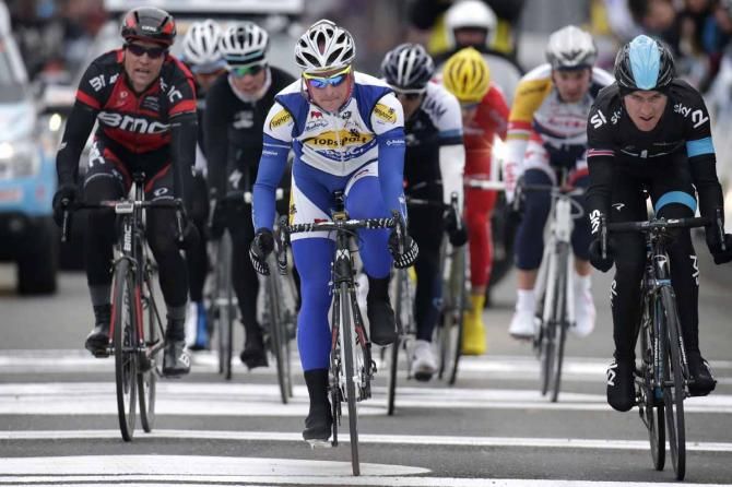 Sven Vandousselaere (Topsport Vlaanderen - Baloise) wins the sprint for third place