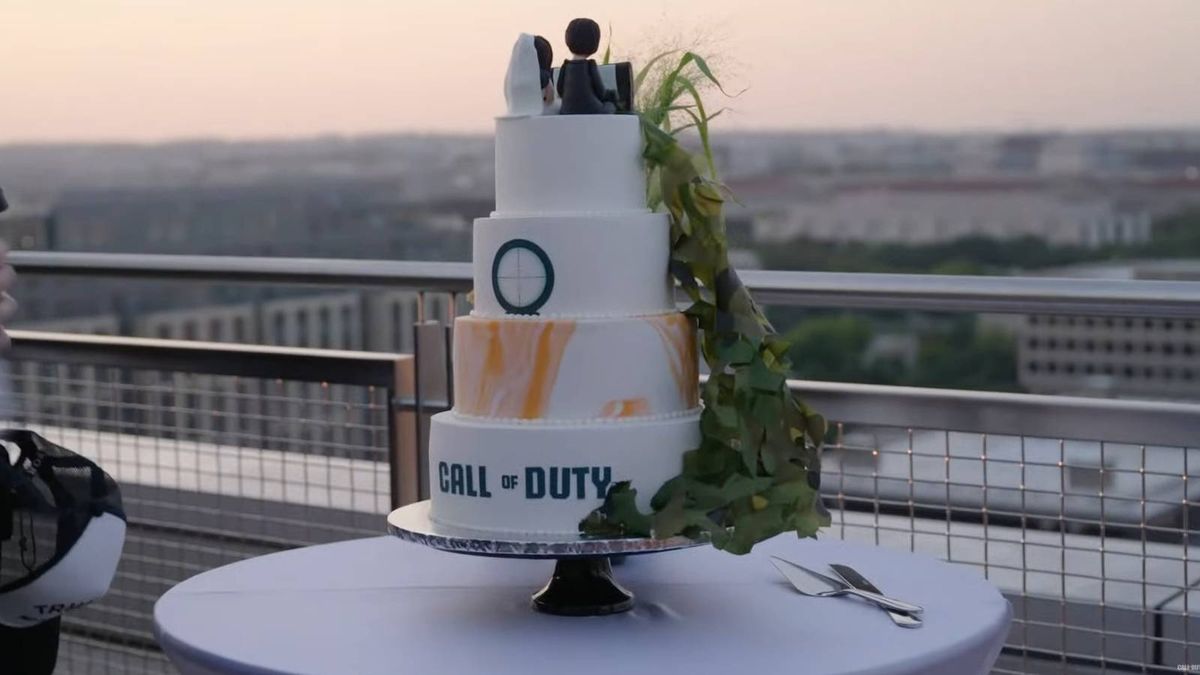 The wedding cake from the wedding of two CoD fans at this year&#039;s Call of Duty: Next.