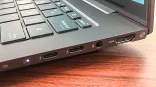 Asus Zenbook 14X OLED ports