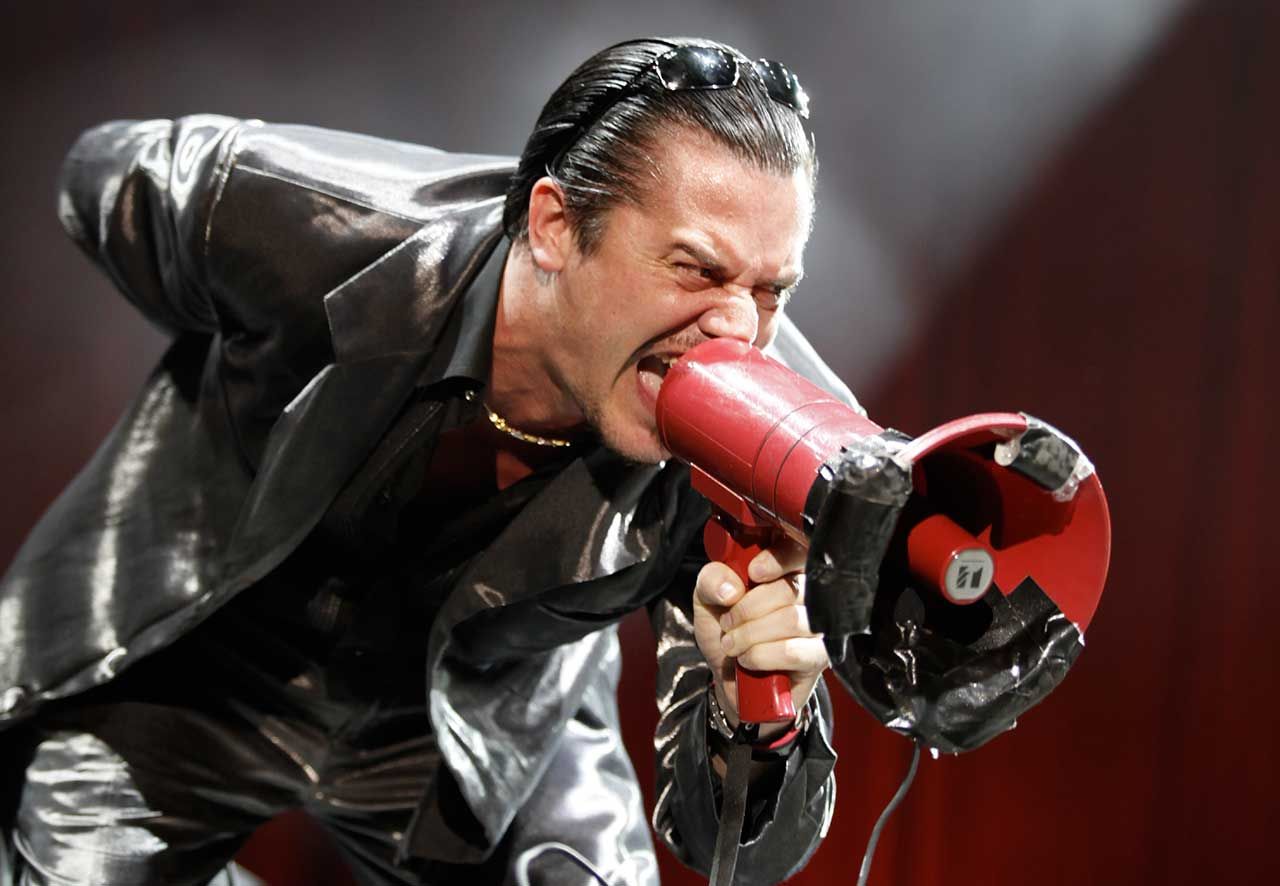 Mike patton faith no more. Майк паттон. Майк паттон музыкант. Michael more no. Майк паттон 2022.