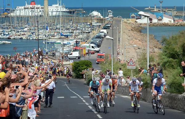 The breakaway heads away from the water
