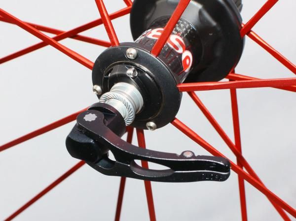 The beefy skewers operate smoothly and generate more than adequate clamping force, unlike many external-cam skewers