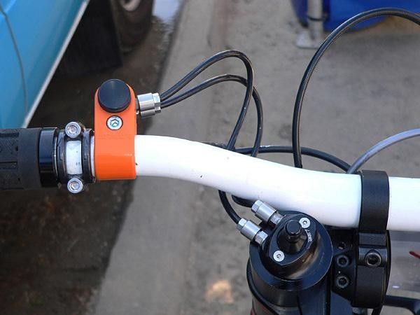 The Delta 8 is also available with a travel adjust system borrowed from Bionicon (and also used by Manitou on its IT system)
