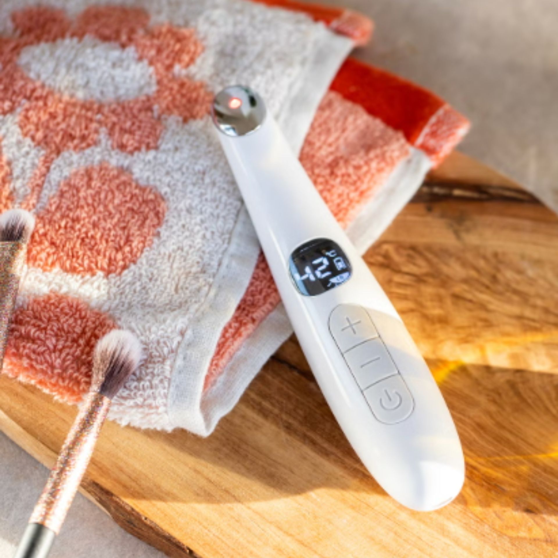 StylPro Bags Be Gone Heated LED Eye Massager