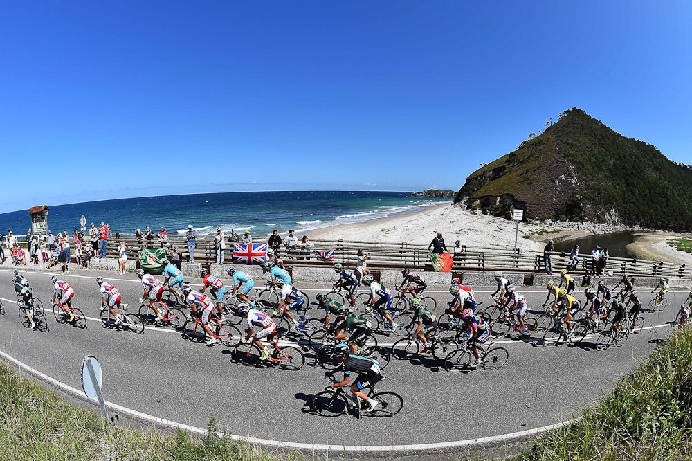 The peloton rides through the Spanish countryside during stage 15.