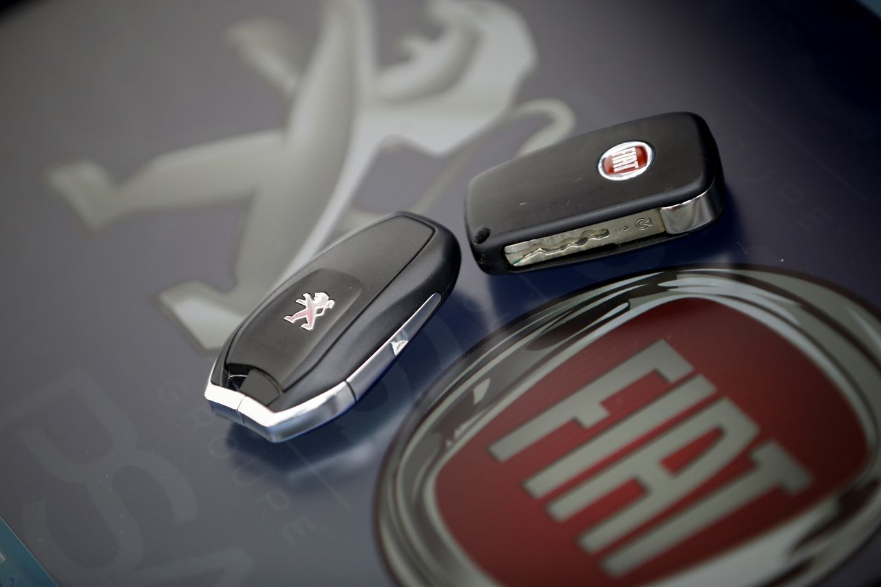 ANTALYA, TURKEY - DECEMBER 18: Peugeot and Fiat car keys are seen in Antalya, Turkey on December 18, 2019 (Photo by Mustafa Ciftci/Anadolu Agency via Getty Images)