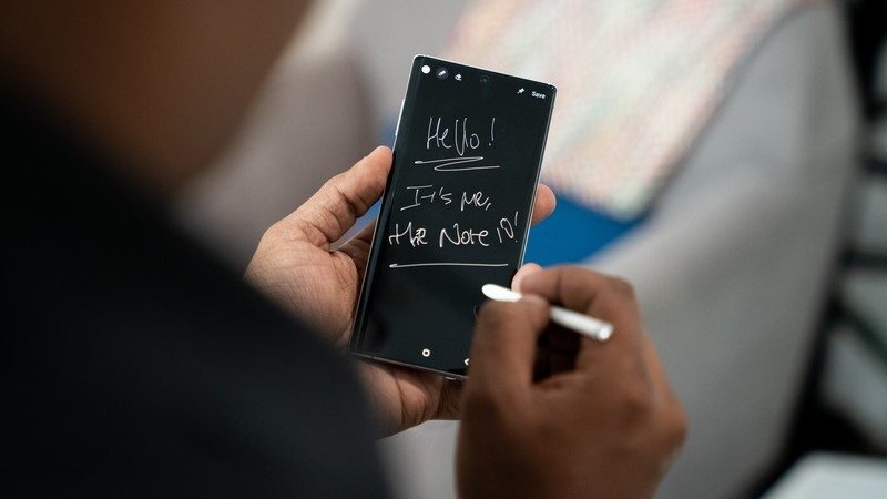 Taking notes with an S Pen on the Samsung Galaxy Note 10