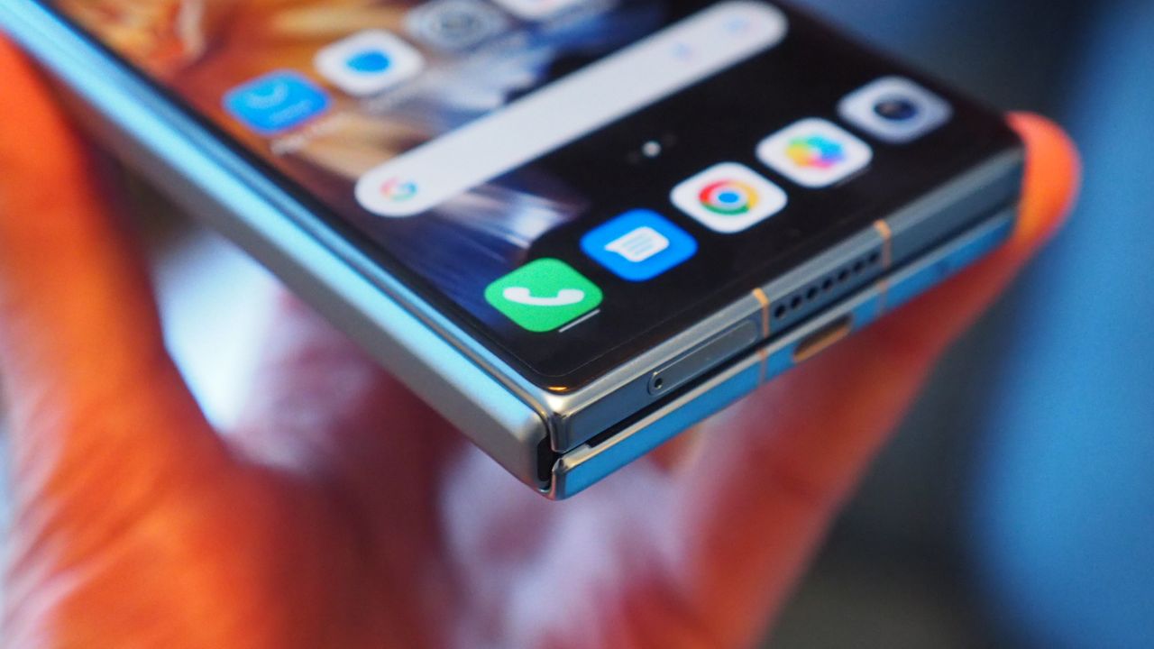 Honor Magic VS folding phone