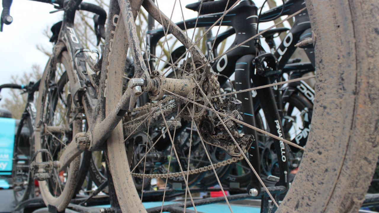 The white dirt completely covered the bikes