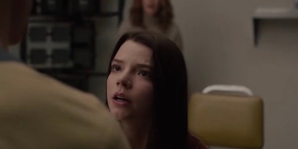 Vidro  Anya Taylor-Joy explica relação entre Casey e Kevin