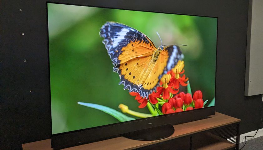 Panasonic MZ1500 with butterfly on screen - 4K Blu-ray 