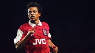 Glenn Helder of Arsenal during the Premier League match between Arsenal and Nottingham Forest on February 21, 1995 in London, England (Photo by VI Images via Getty Images)