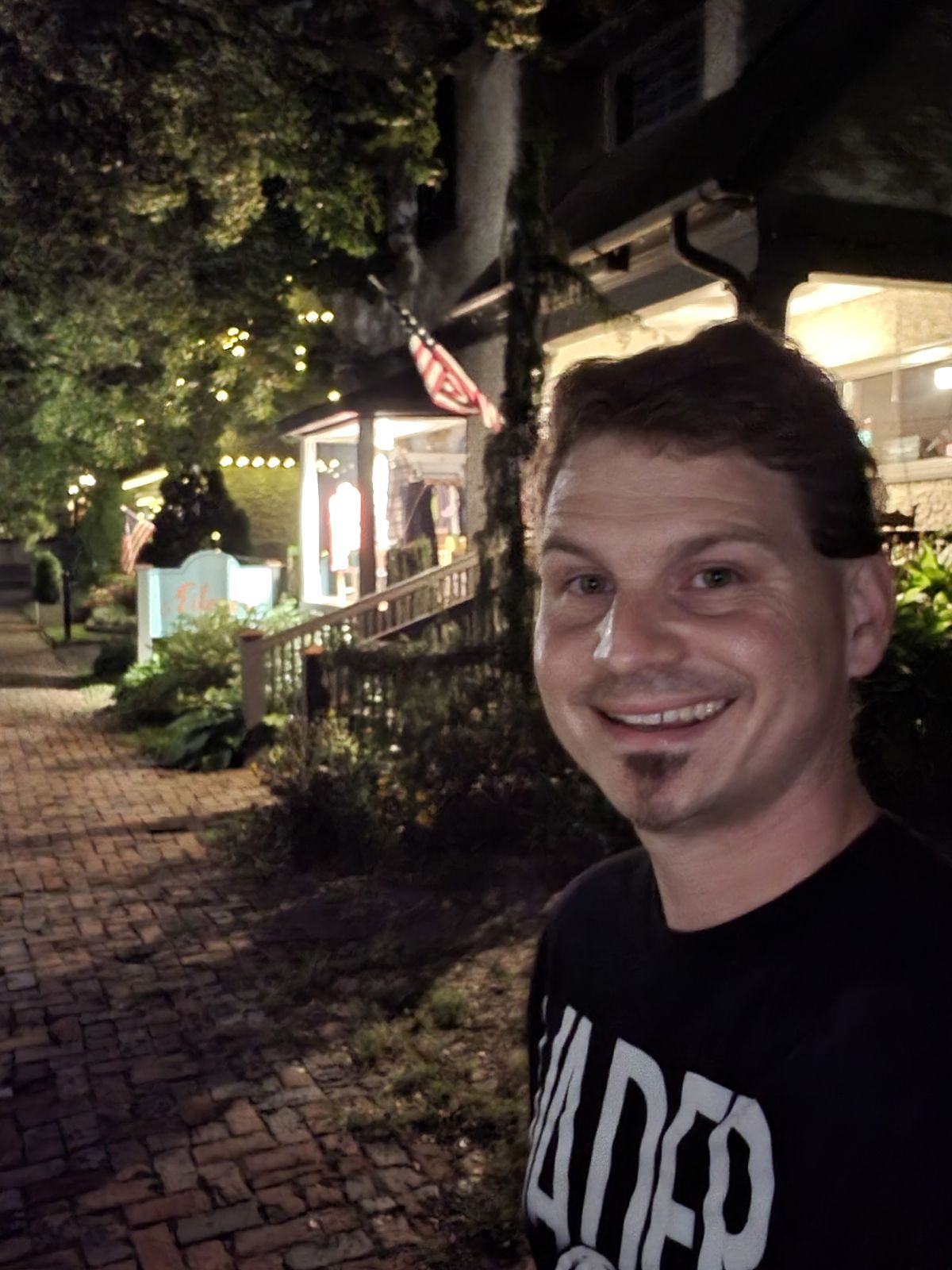 Samsung Galaxy Z Flip 3 camera test, nighttime, front camera