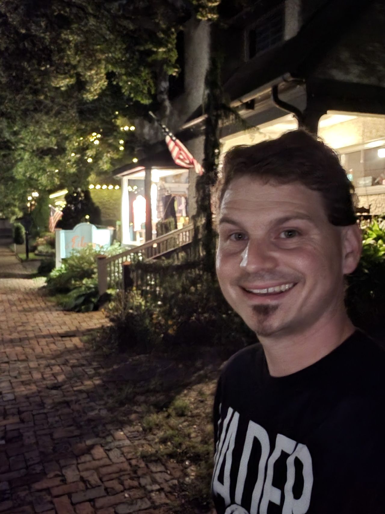 Samsung Galaxy Z Flip 3 camera test, nighttime, front camera