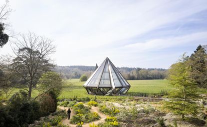 Heatherwick Glasshouse in the countryside