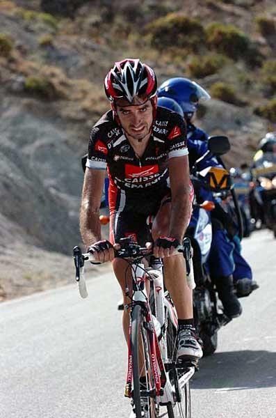 David L&oacute;pez Garc&iacute;a (Caisse d'Epargne) looks like he doesn't enjoy the climb too much.