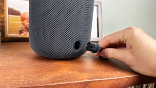 Apple HomePod 2 power cord detached