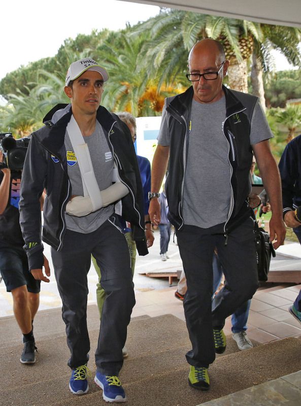 Alberto Contador dislocated his left shoulder twice today