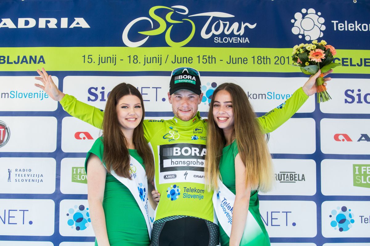Sam Bennett (Bora-Hansgrohe) on the podium