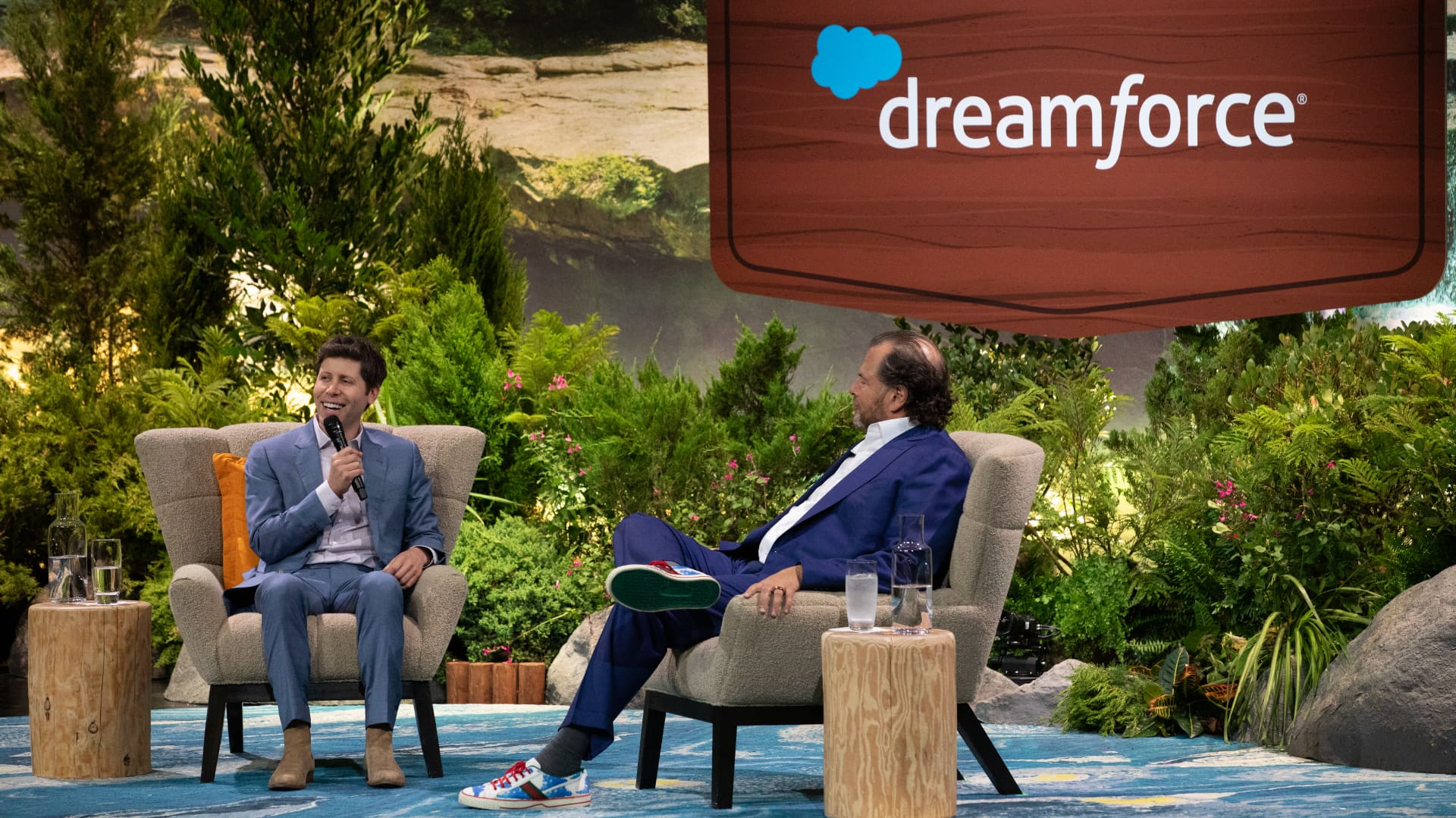 Marc Benioff och Sam Altman i samtal om AI och OpenAI