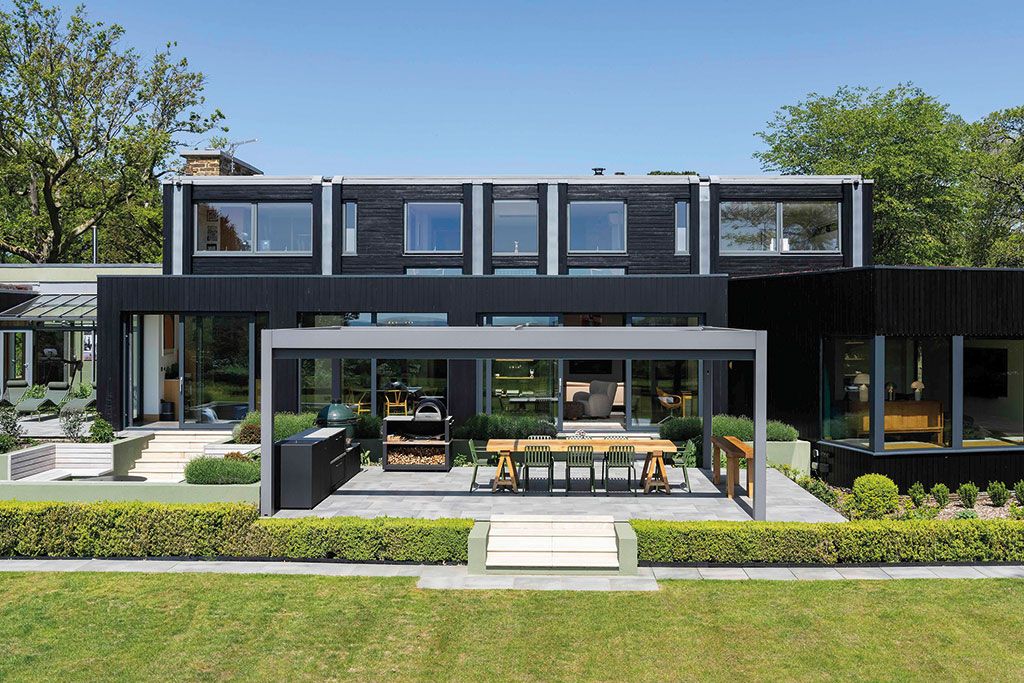 Houses for sale with barbecues: Boundary Place, Warninglid, West Sussex