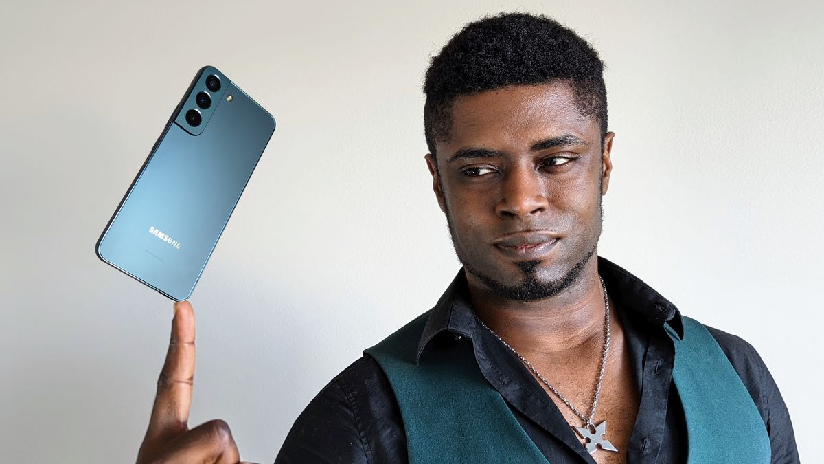 Samsung Galaxy S22 review: Still my pick over the Pixel 6 - Vimarsana News