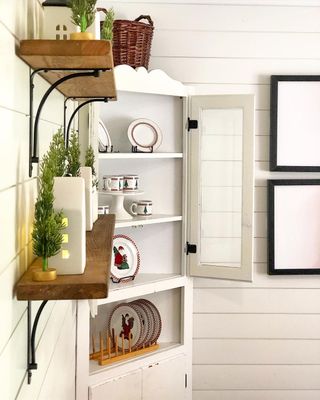 10 small entryway storage ideas