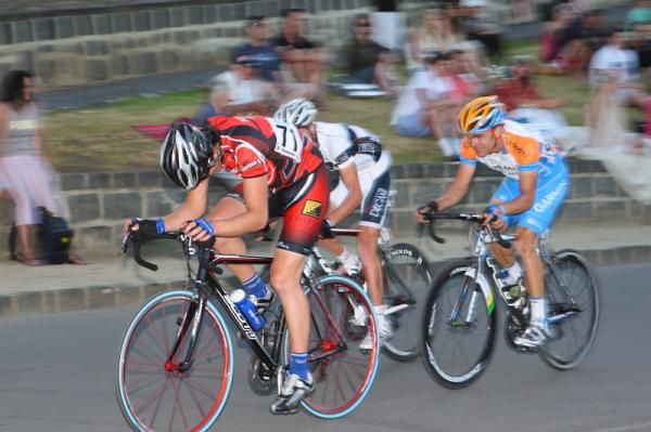 Tom Scully (John Trevorrow Cycles / Chifley Hotel) leads Jack Bobridge (SASI Team O'Grady) and Johnnie Walker (Team Degani Cycling Cafe) in the break