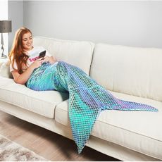 knitted mermaid tail blanket