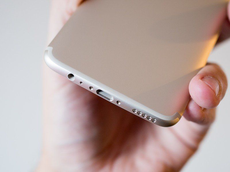 OnePlus 5 in soft gold
