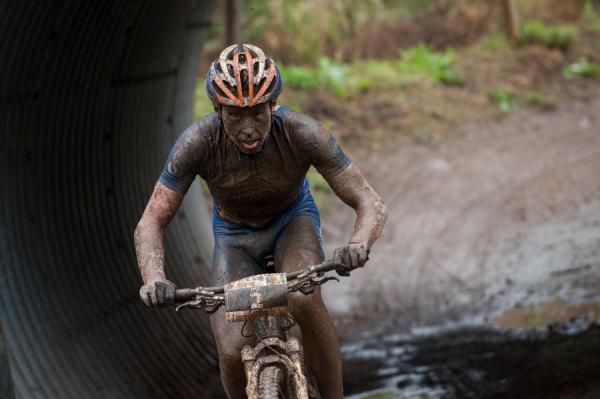 Lindgren has the lead in the final lap at the Bundesliga International