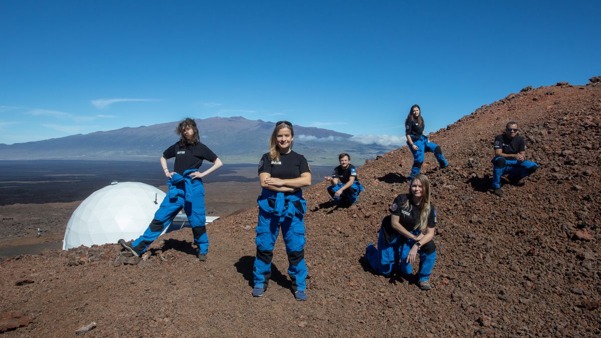 Selene II crew above the HI-SEAS habitat after successfully finishing their analog moon mission.