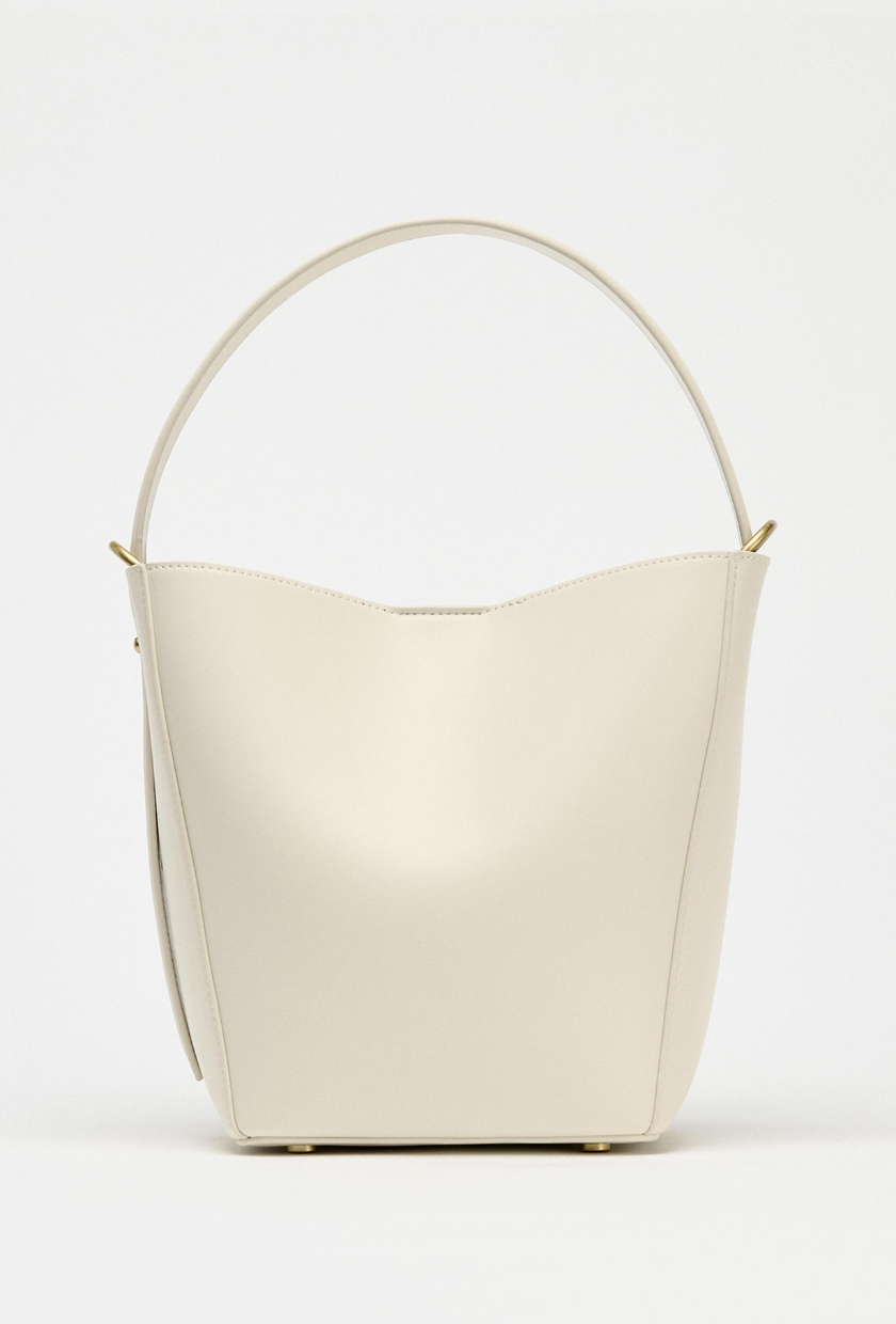 An image of a bucket bag from Zara.