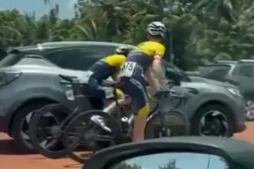 A screen grab from the video that captured two riders rejoining the Tour de Guadeloupe peloton 