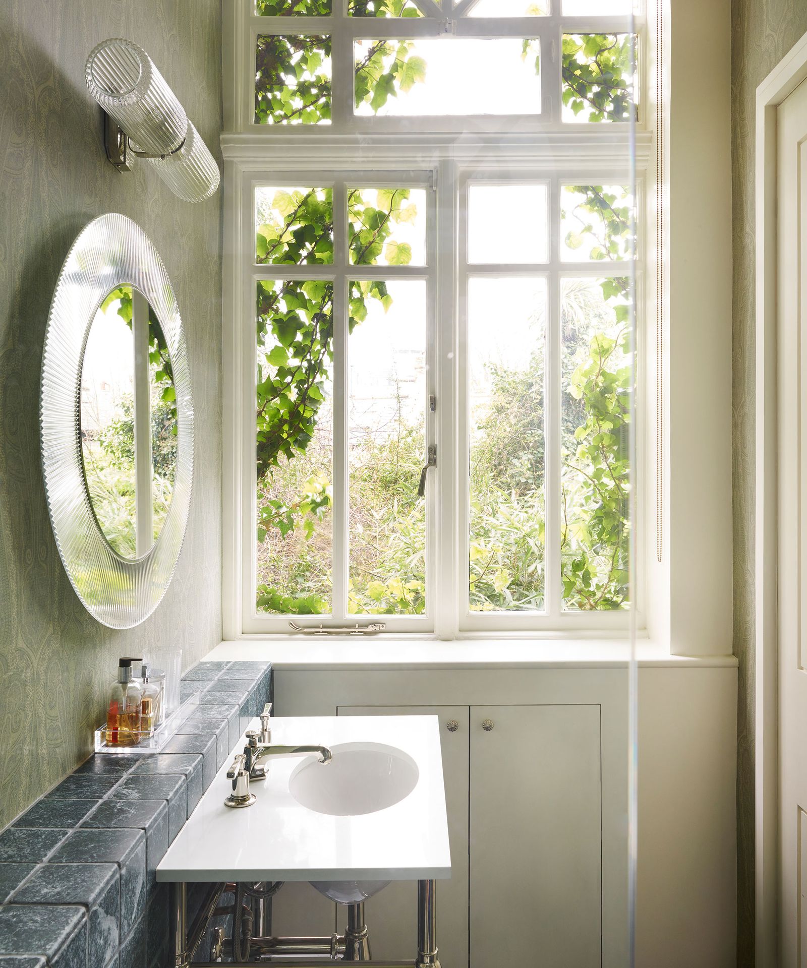 Bathroom mirror ideas: 10 designs to suit any bathroom | Homes and Gardens