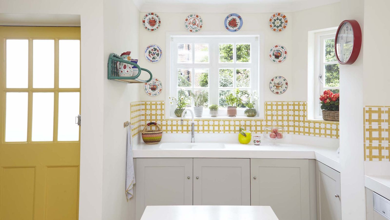 Small kitchen color ideas: 10 hues for walls and cabinets | Woman & Home