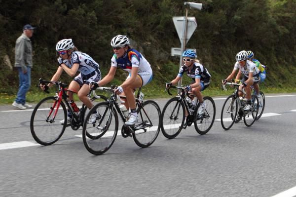 The break formed - Erinne Willock (Tibco), Annemiek Van Vleuten (Nederland Bloeit), Emma Pooley (Garmin-Cervelo), Evelyn Stevens (HTC-HighRoad) and Chantal Blaak (AA Drink)