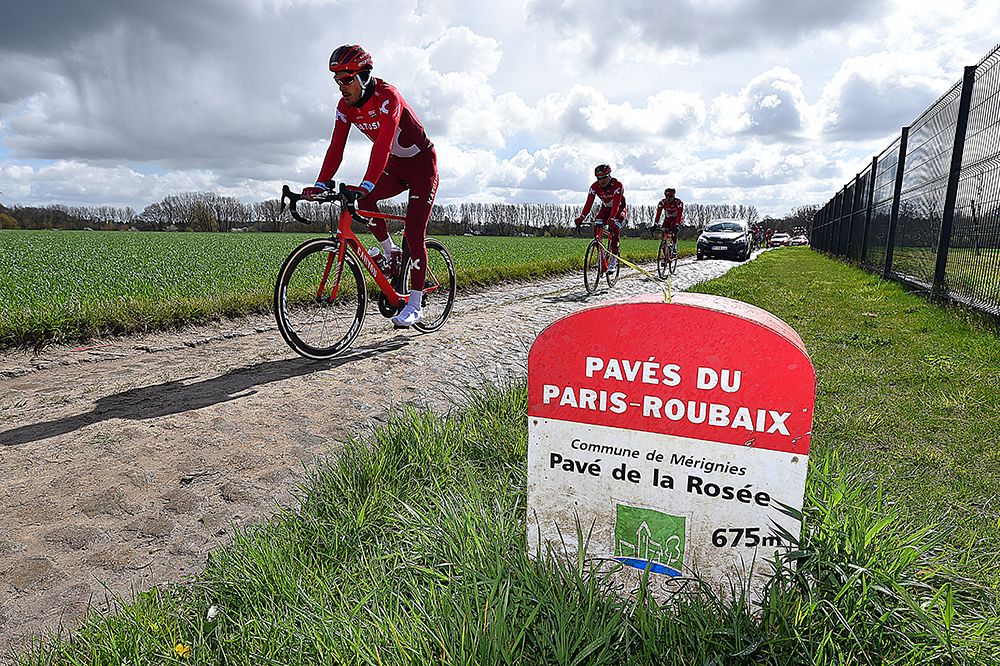 Katusha recon the Paris-Roubaix cobbles