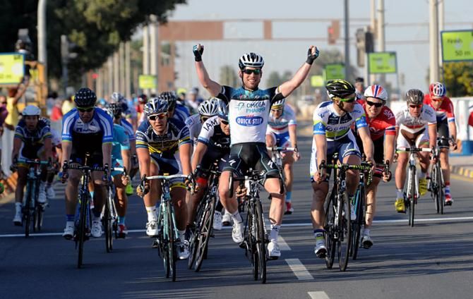 Mark Cavendish (Omega Pharma-Quick Step) wins stage 3 at the Tour of Qatar.